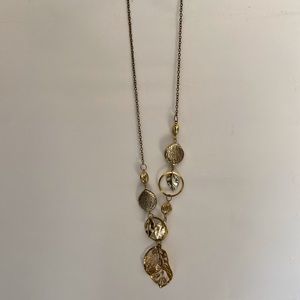 Gold leafy necklace